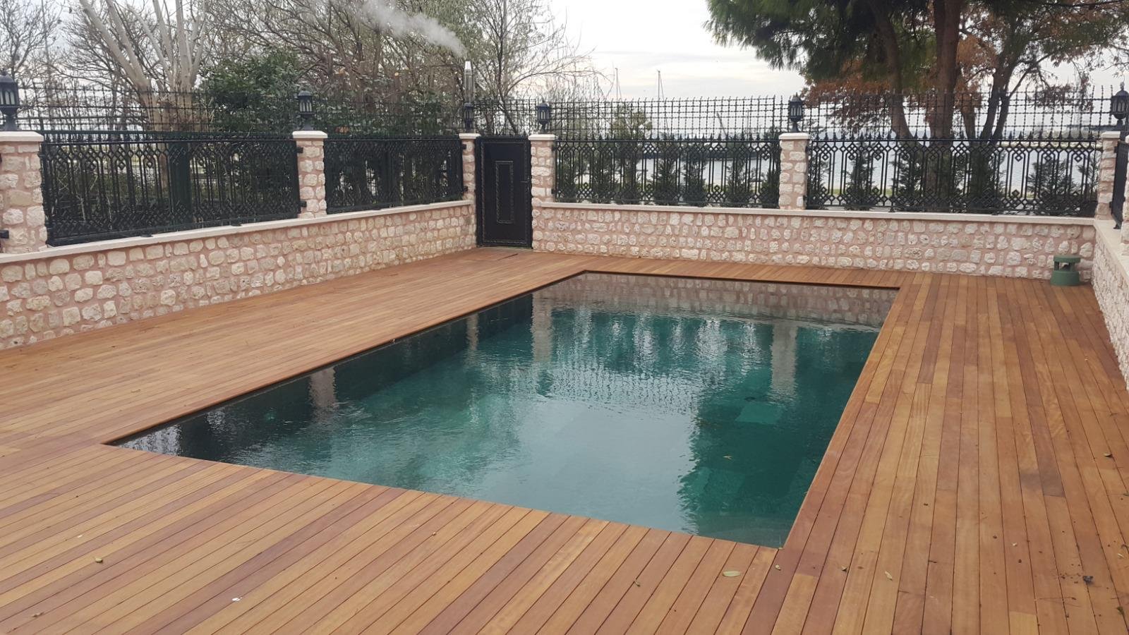 Modern Yüzme Havuzu