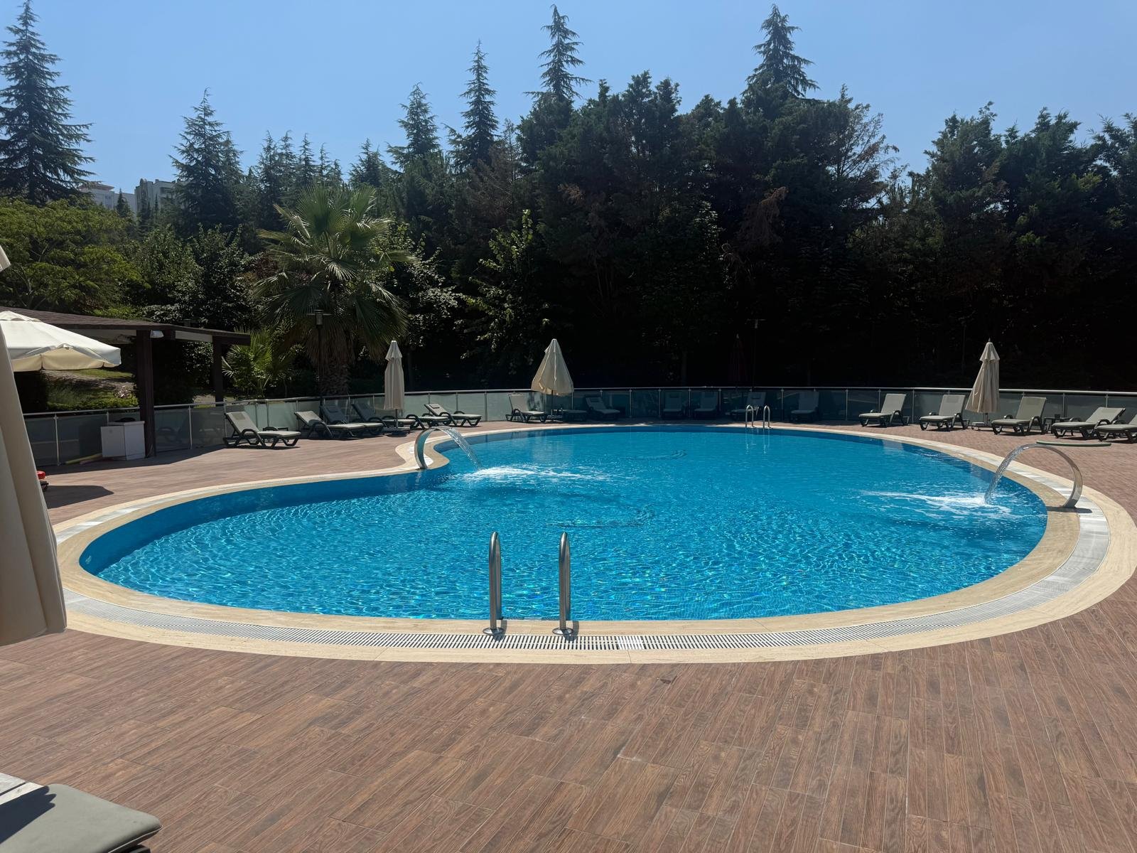 Modern Yüzme Havuzu